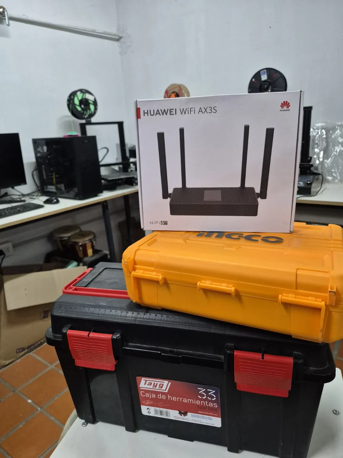 Servicios autohospedados con Proxmox y AdGuard